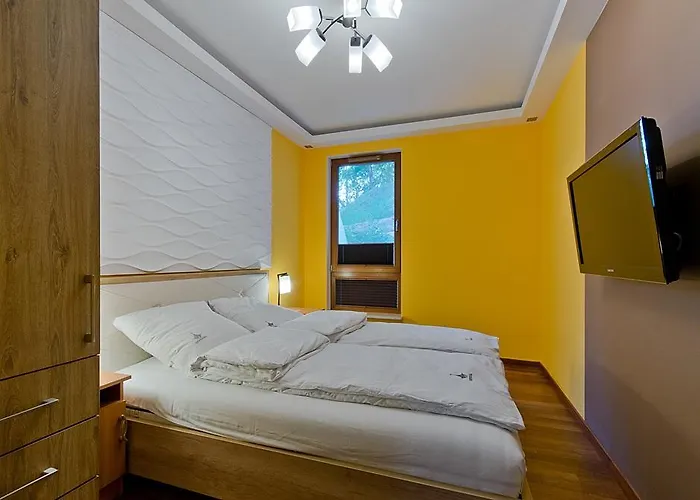 Imperial Aquarius Iii Apartment